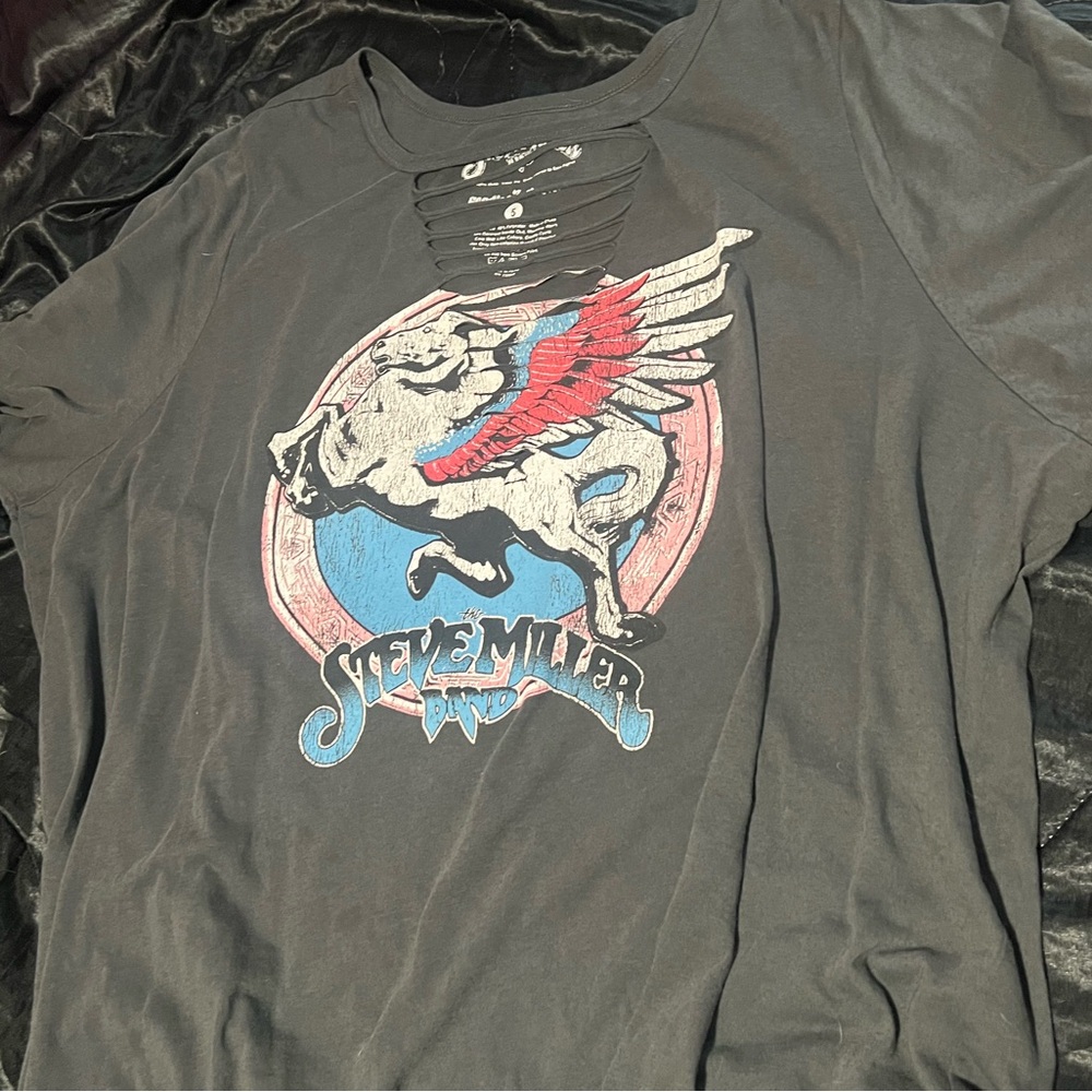 Plus-size band tees Steve Miller Band & Willie Nelson
